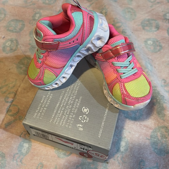 Avia - Picture 9 of 9